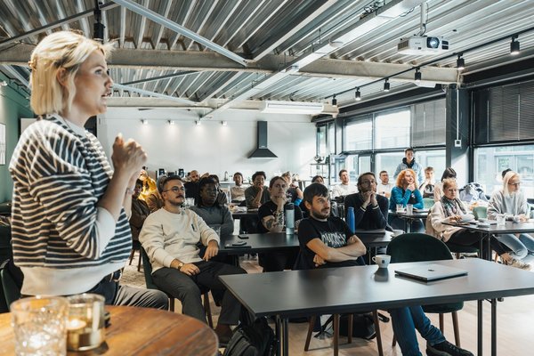 What are the benefits of using data analytics in UK marketing strategies?