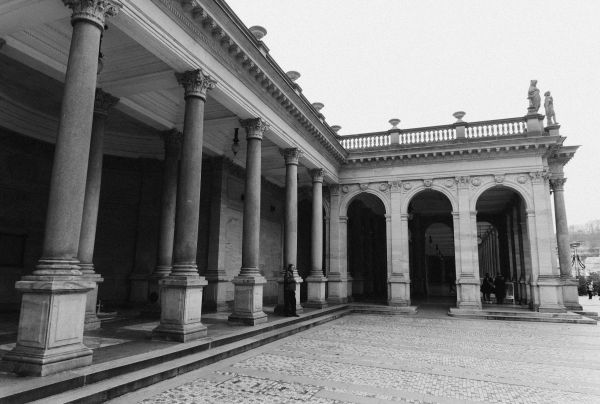 Discover Custom Architectural Balustrades in Exeter for Safety and Aesthetics